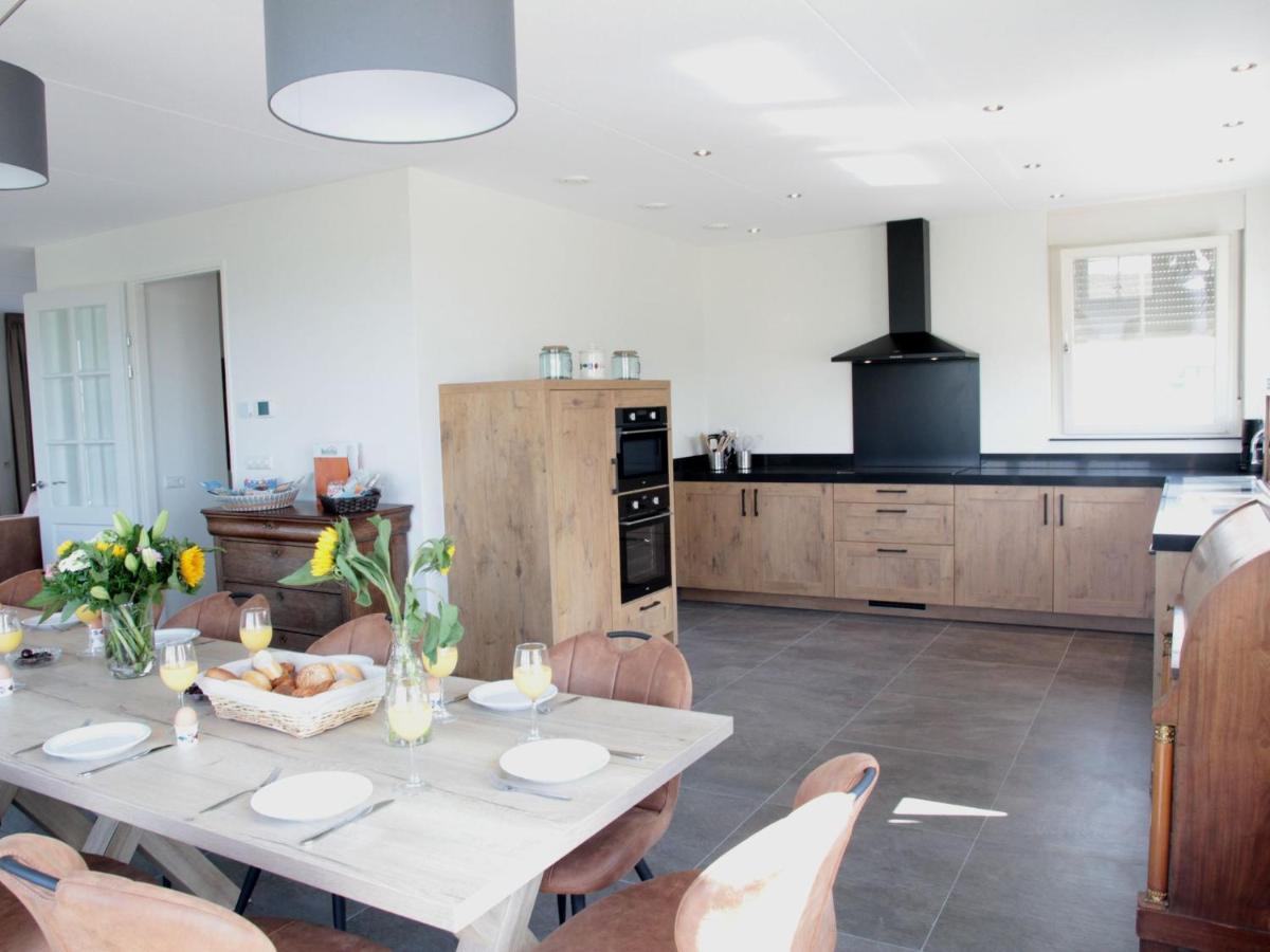 Beautiful And Spacious Villa With A Panoramic View Near The Beach Of Cadzand Extérieur photo